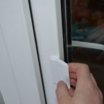 Как установить двухстороннюю ручку на балконную дверь